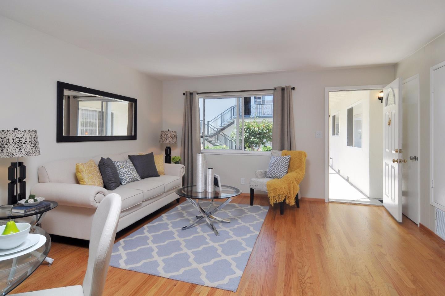 184 Centre Street Mountain View, CA 94041 - Photo 9 of 48