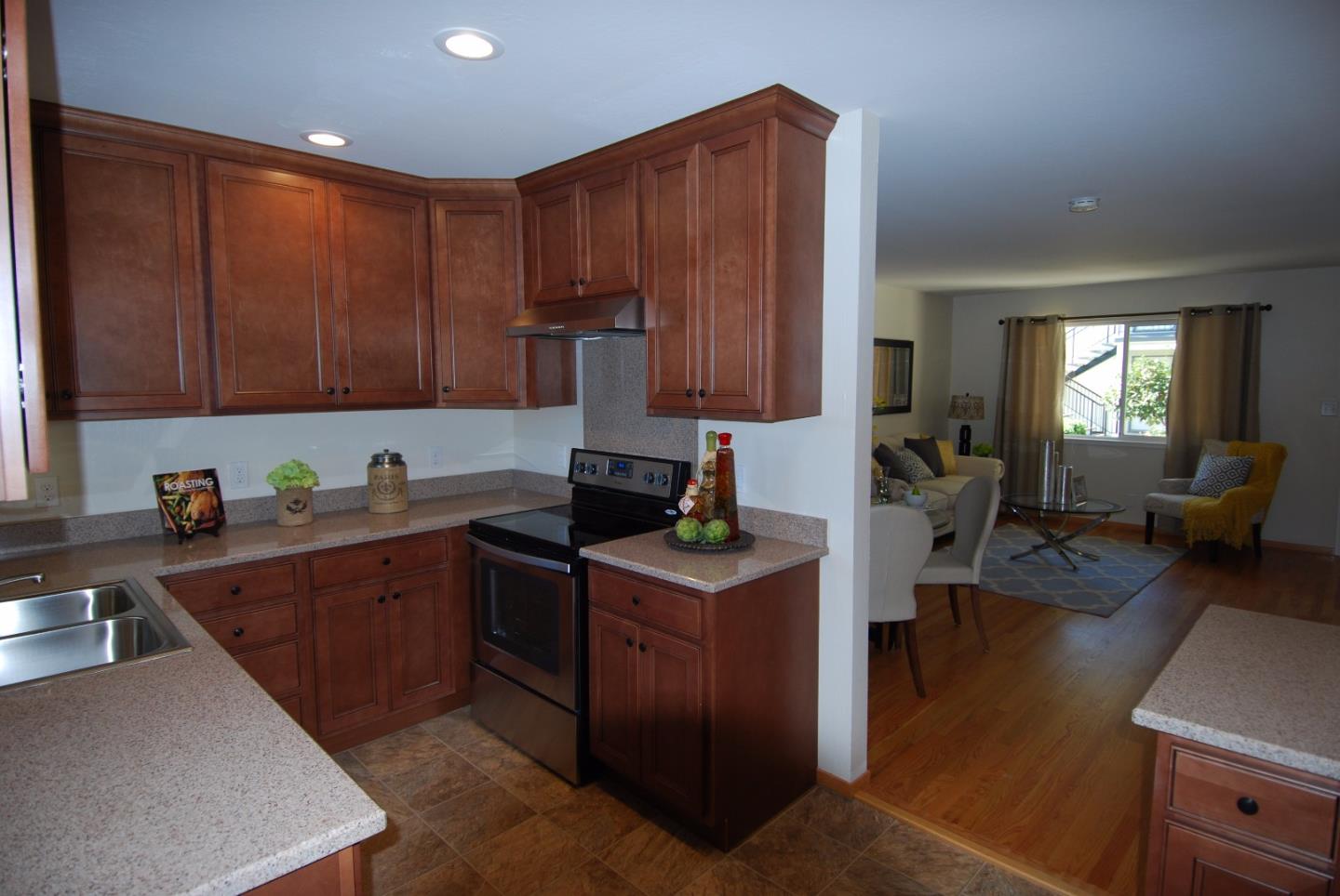 184 Centre Street Mountain View, CA 94041 - Photo 10 of 48