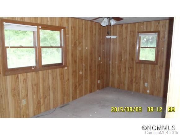 653 Turkey Creek Road Clyde, NC 28721 - Photo 8 of 18
