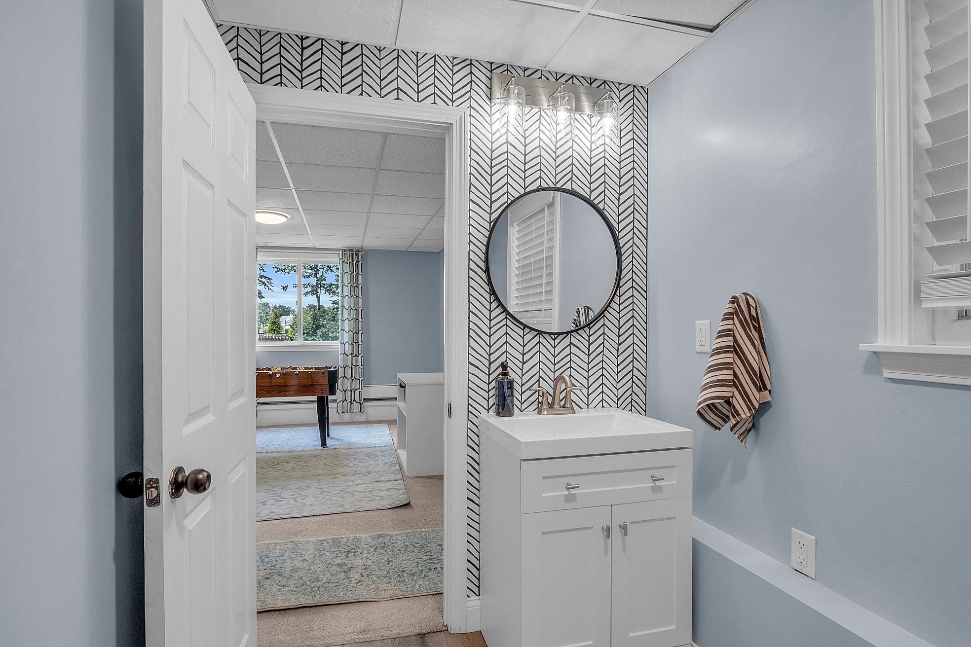 50 Conleys Grove Road Derry, NH 03038 - Photo 17 of 38