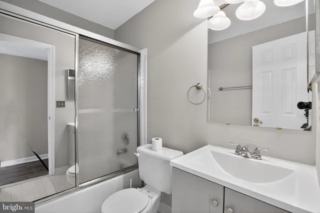 $2,850 | 5828 Ruxton Drive, Woodbridge, VA 22193