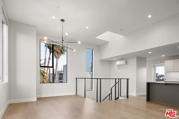$6,875 | 807 North Detroit Street, Los Angeles, CA 90046