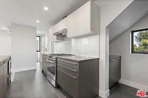 $6,875 | 807 North Detroit Street, Los Angeles, CA 90046