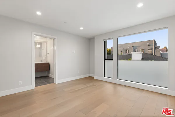 $6,875 | 807 North Detroit Street, Los Angeles, CA 90046