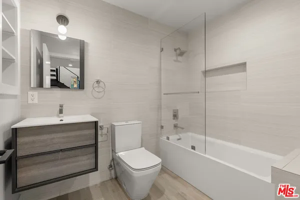 $6,875 | 807 North Detroit Street, Los Angeles, CA 90046