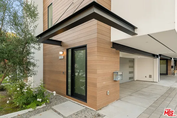 $6,875 | 807 North Detroit Street, Los Angeles, CA 90046