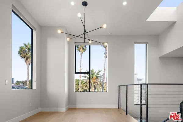 $6,875 | 807 North Detroit Street, Los Angeles, CA 90046