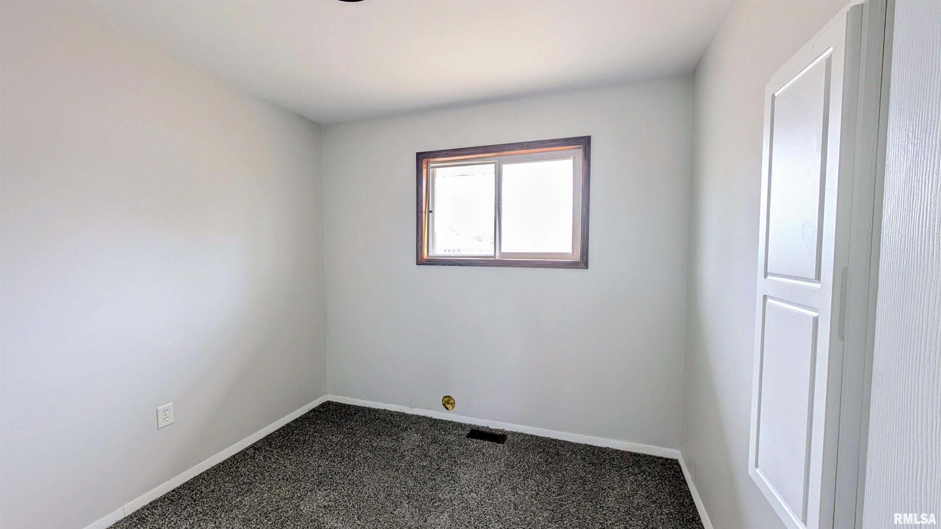 915 Lincoln Road Marquette Heights, IL 61554 - Photo 13 of 23