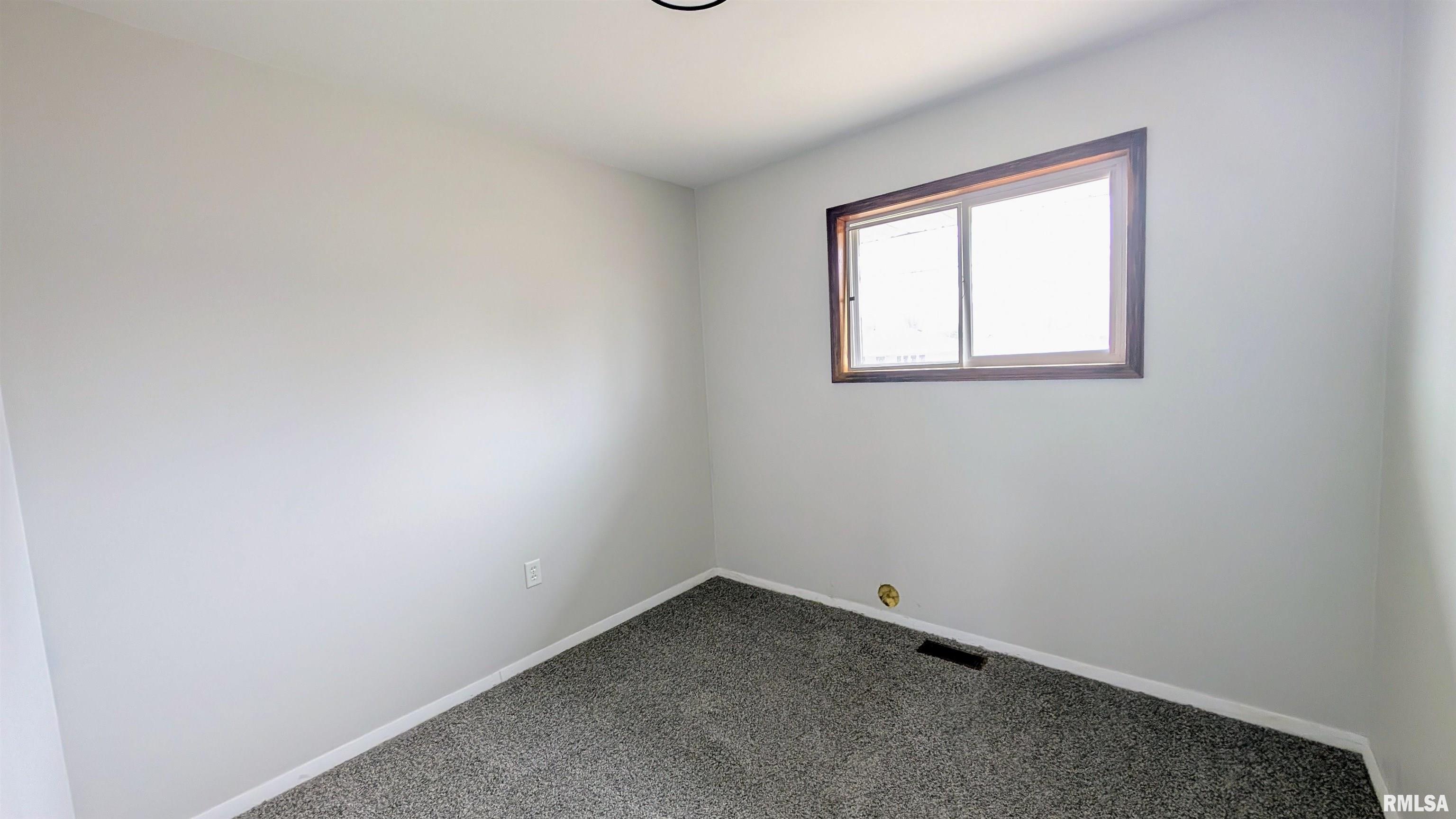 915 Lincoln Road Marquette Heights, IL 61554 - Photo 14 of 23