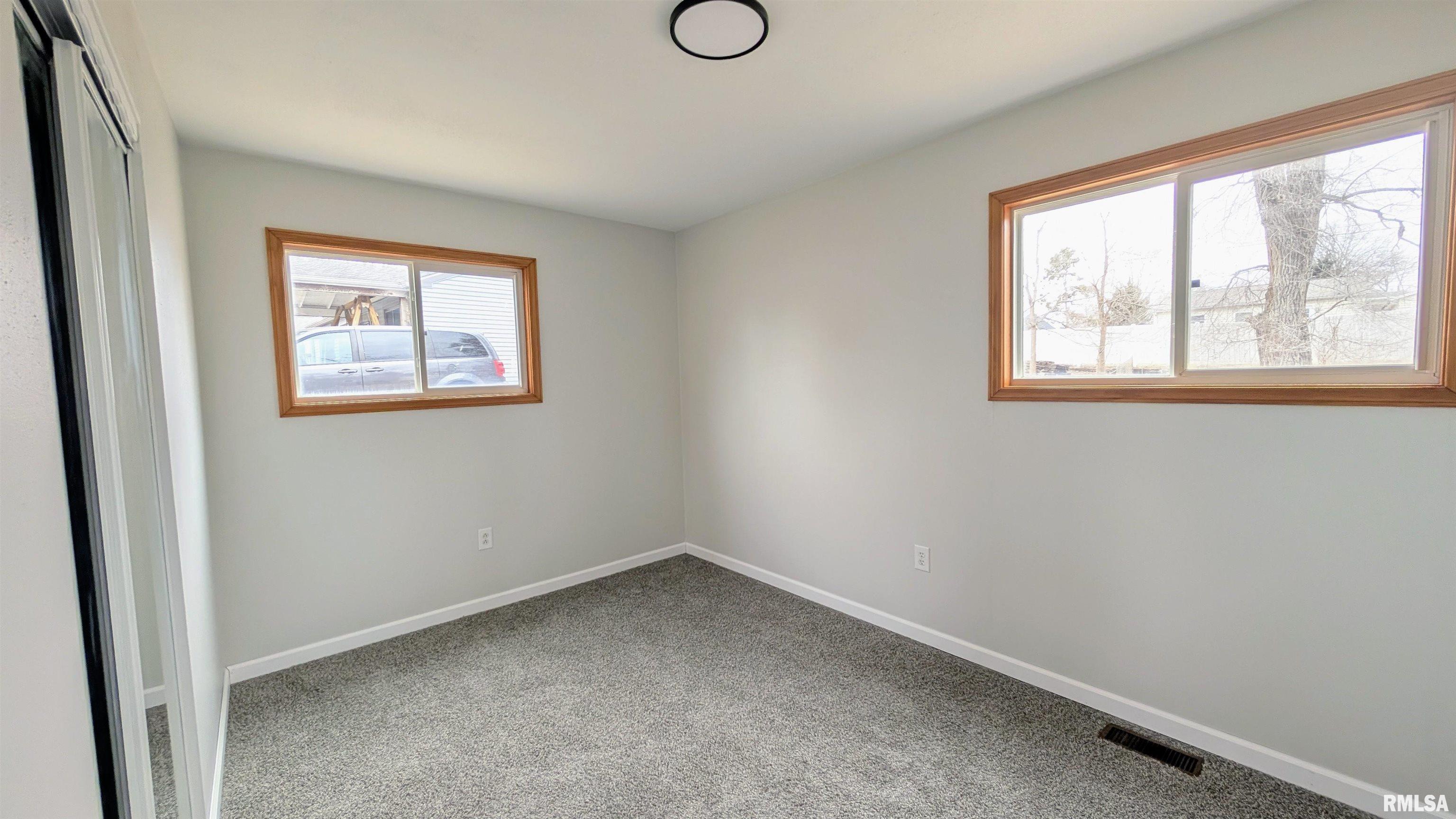 915 Lincoln Road Marquette Heights, IL 61554 - Photo 18 of 23