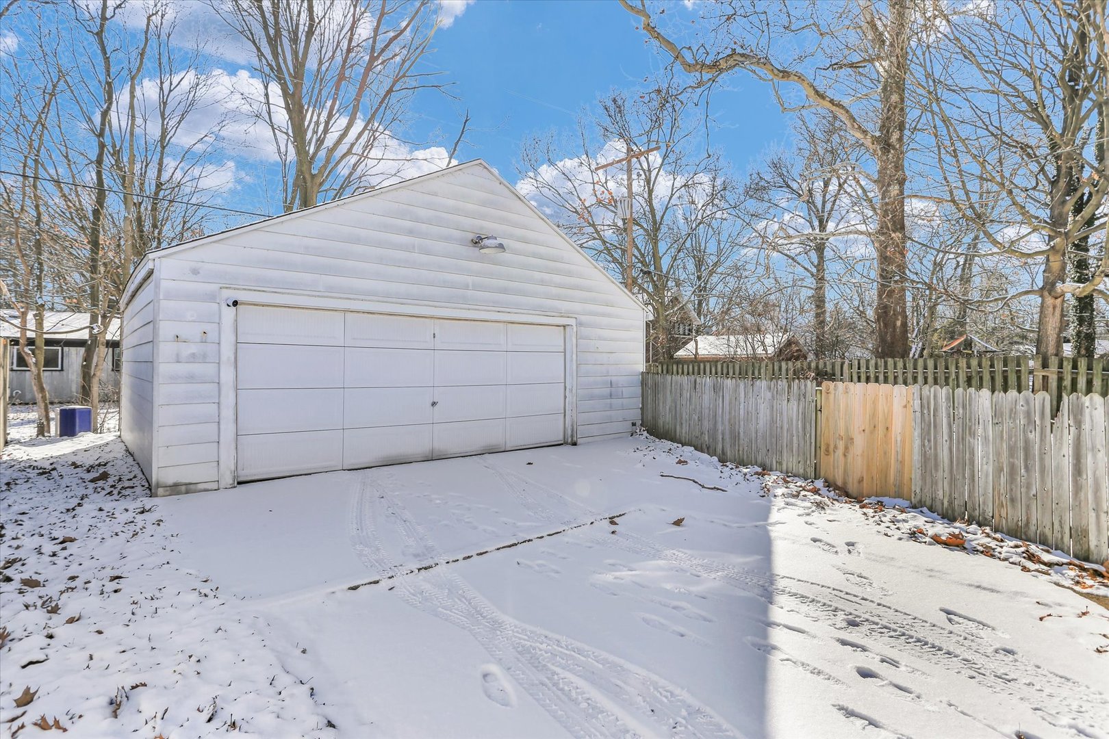 913 West Union Street Champaign, IL 61821 - Photo 31 of 32 a view of a backyard of the house