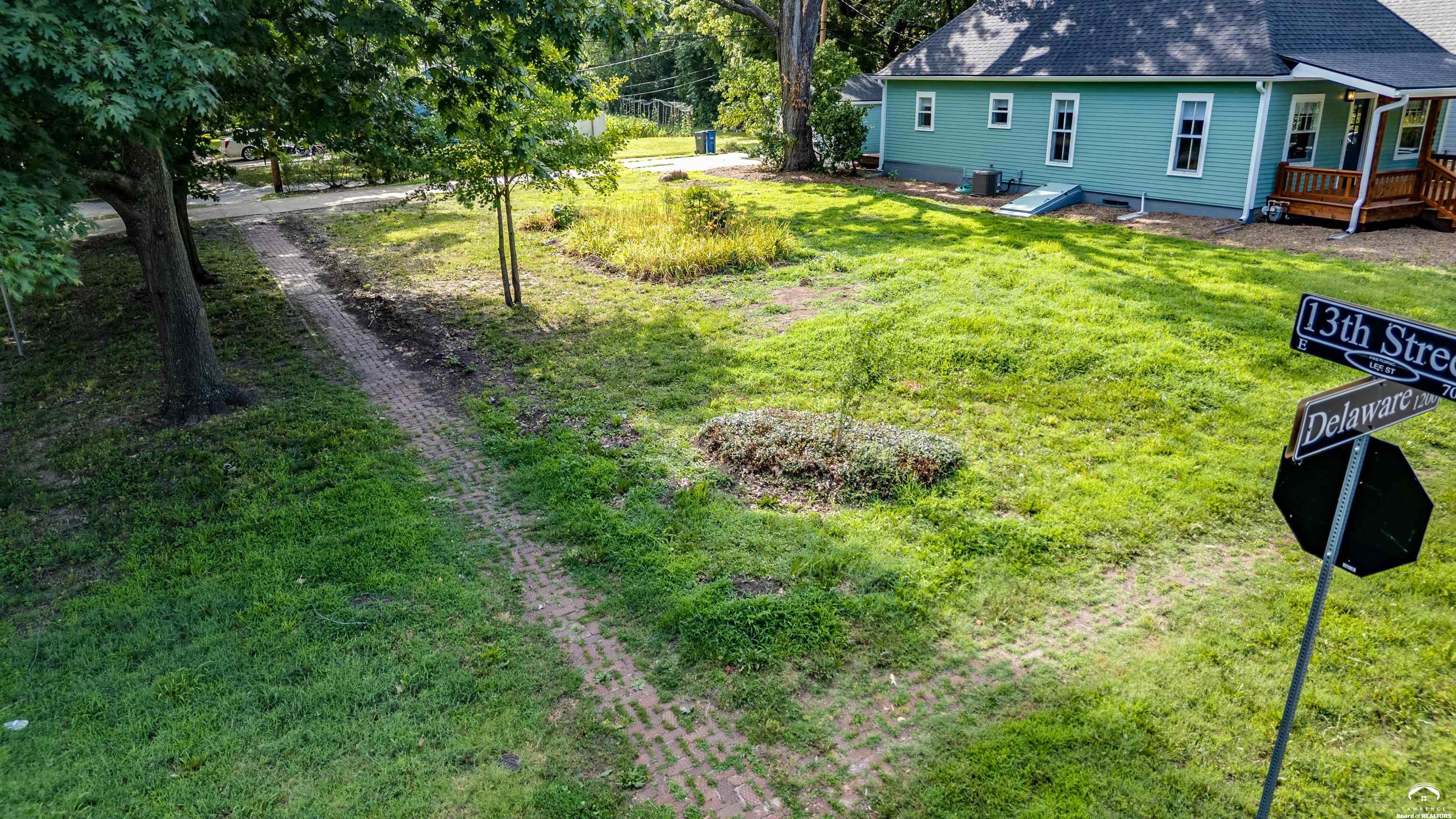 1243 Delaware Street Lawrence, KS 66044 - Photo 6 of 6