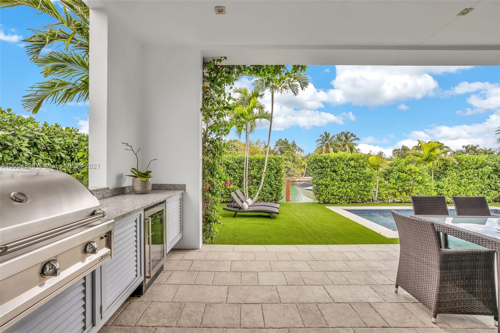 12565 Palm Road North Miami, FL 33181 - Photo 20 of 75