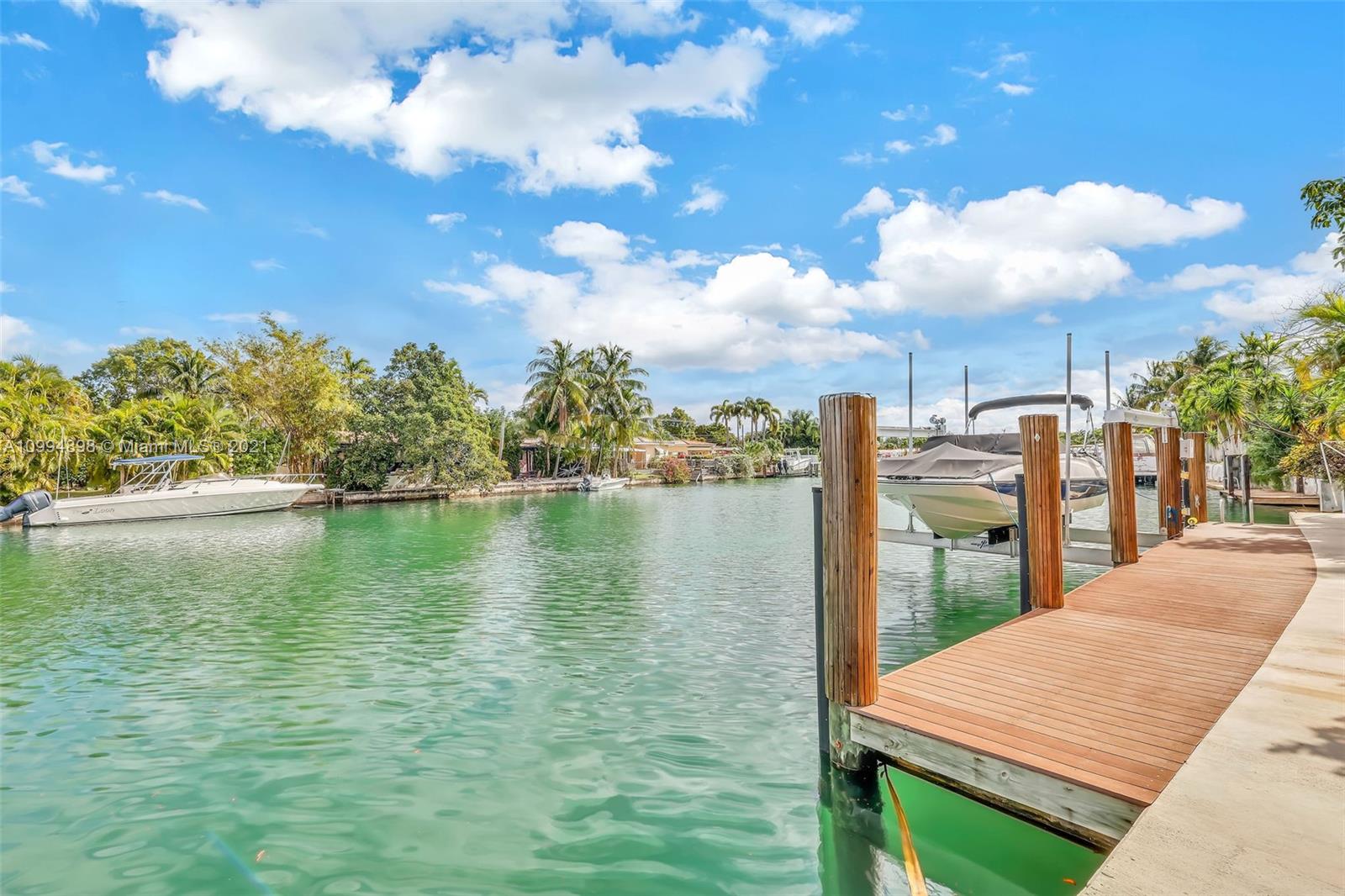 12565 Palm Road North Miami, FL 33181 - Photo 29 of 75