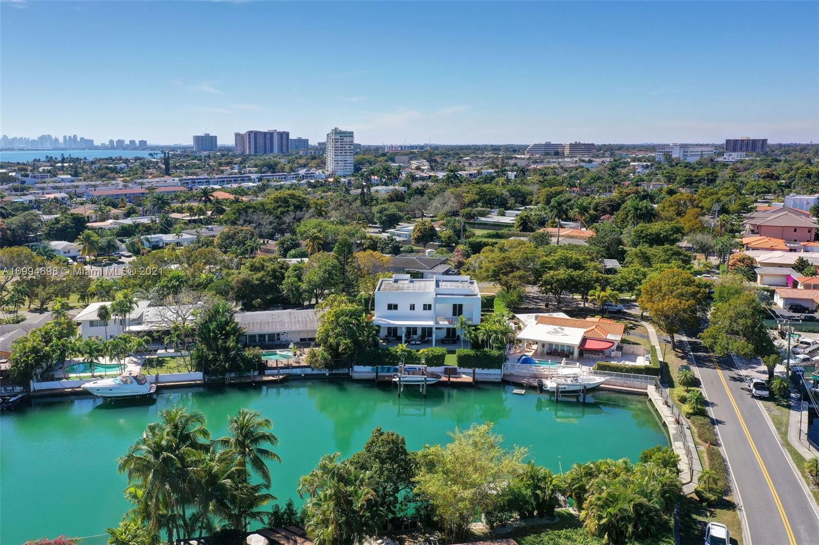 12565 Palm Road North Miami, FL 33181 - Photo 57 of 75