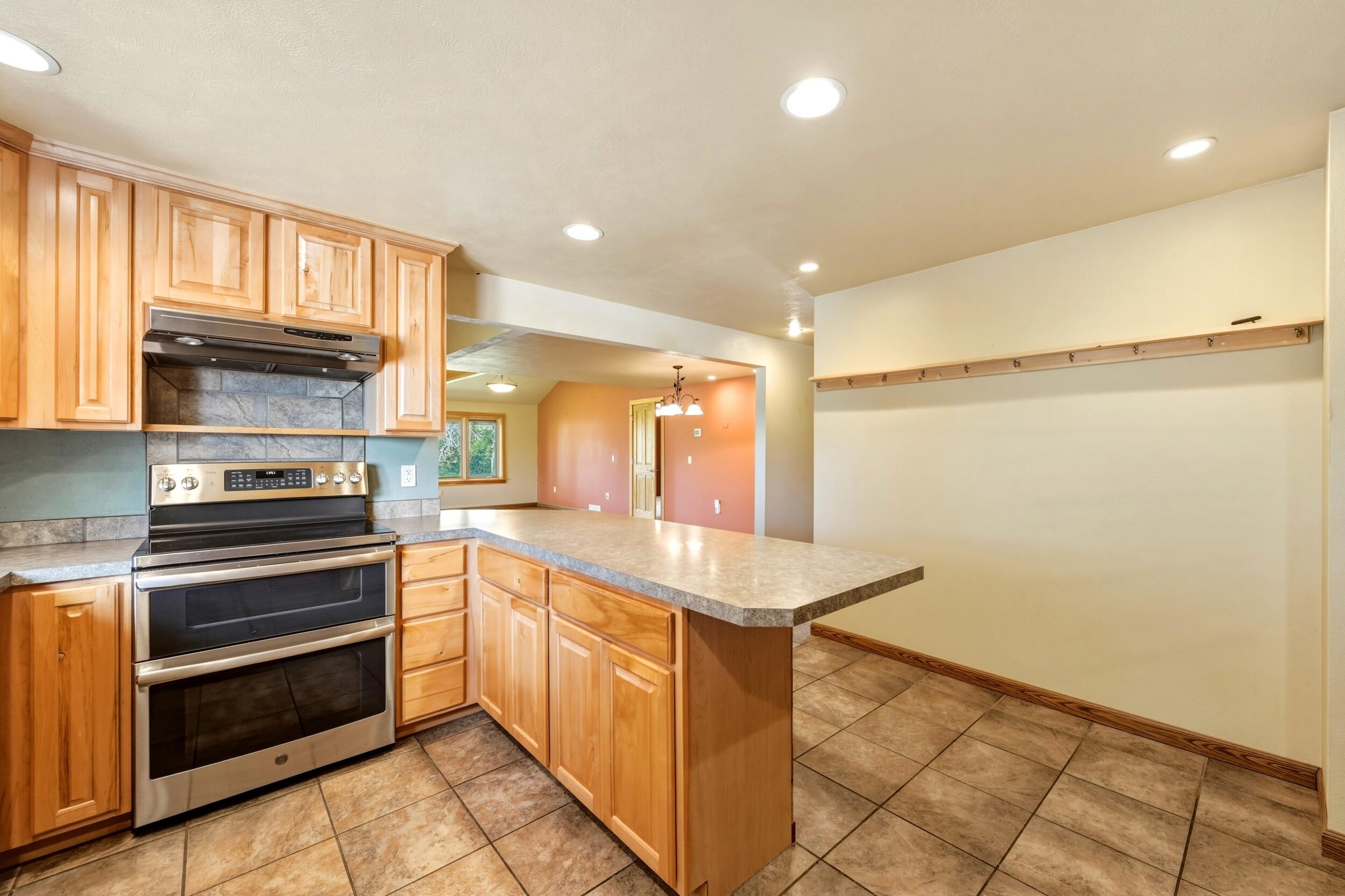 157 Upper Prairie Dog Road Banner, WY 82832 - Photo 38 of 71 139 Kitchen