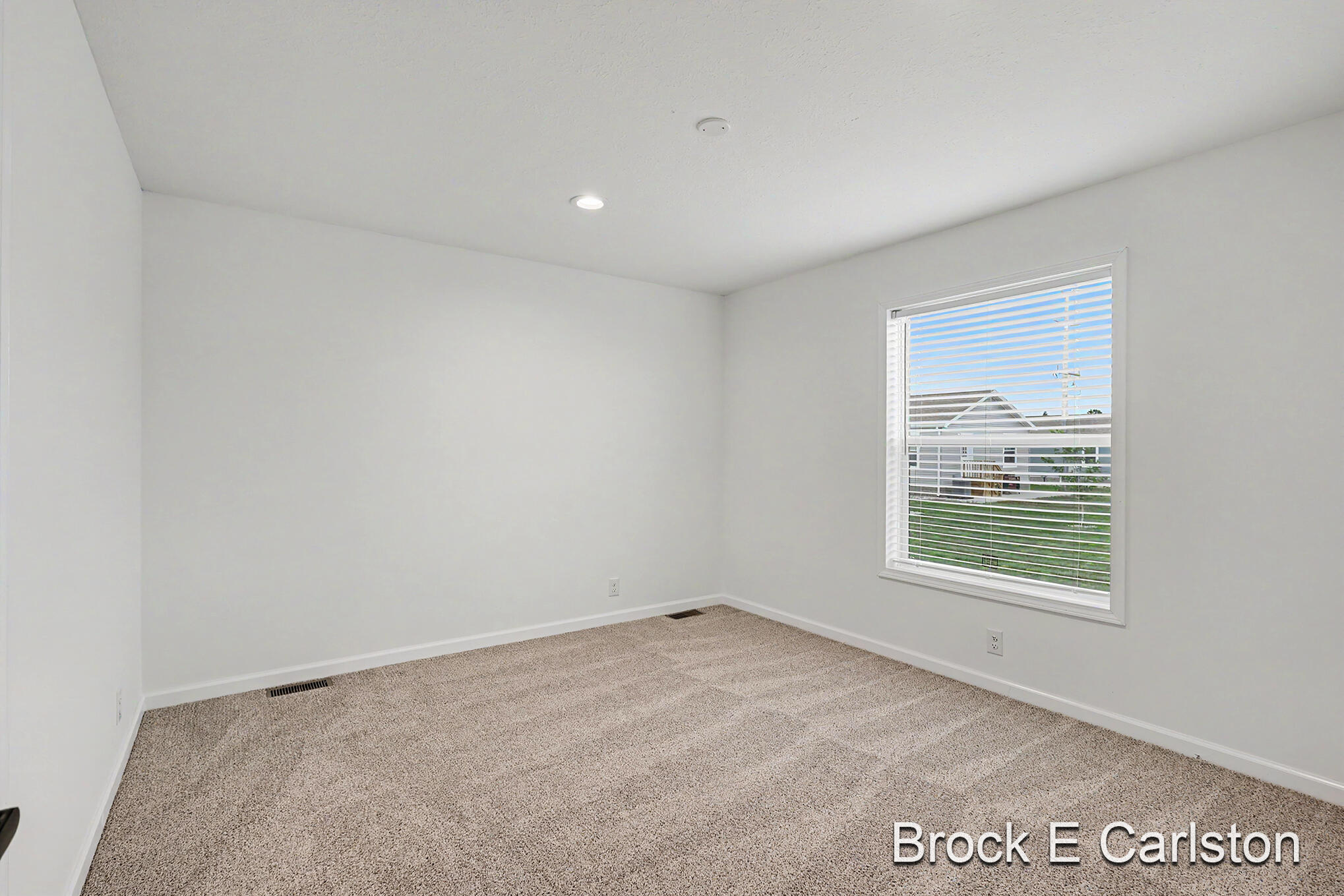 1283 East Ellis Road, Unit 41 Muskegon, MI 49441 - Photo 12 of 16 QJ1A9378