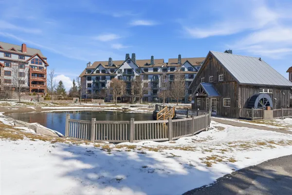 $875,000 | 43 Middle Ridge Road, Unit 209, South Londonderry, VT 05155