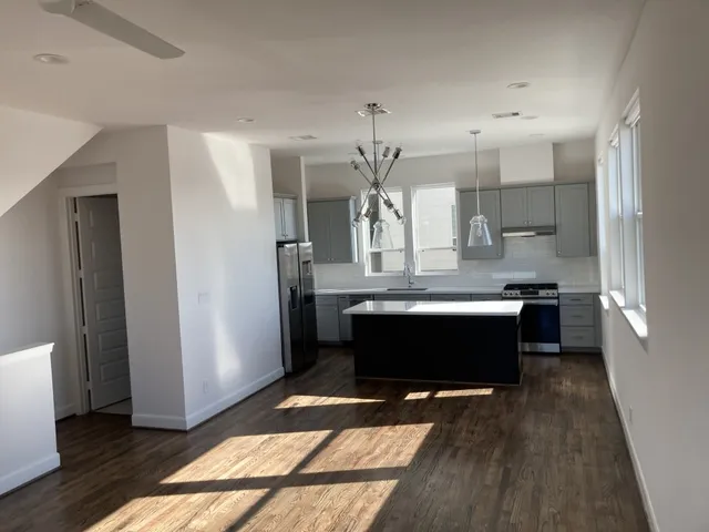 $3,000 | 304 Jensen Drive, Houston, TX 77020