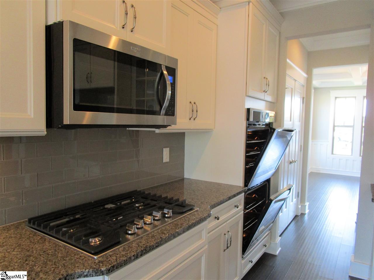 4 Longfellow Way Simpsonville, SC 29681 - Photo 11 of 36 Gas cooktop, double wall ovens, built-in microwave, & dishwasher included