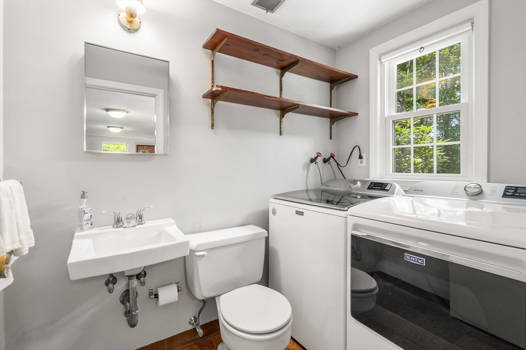 17 Keith Road Wayland, MA 01778 - Photo 26 of 35 Gallery Image 26