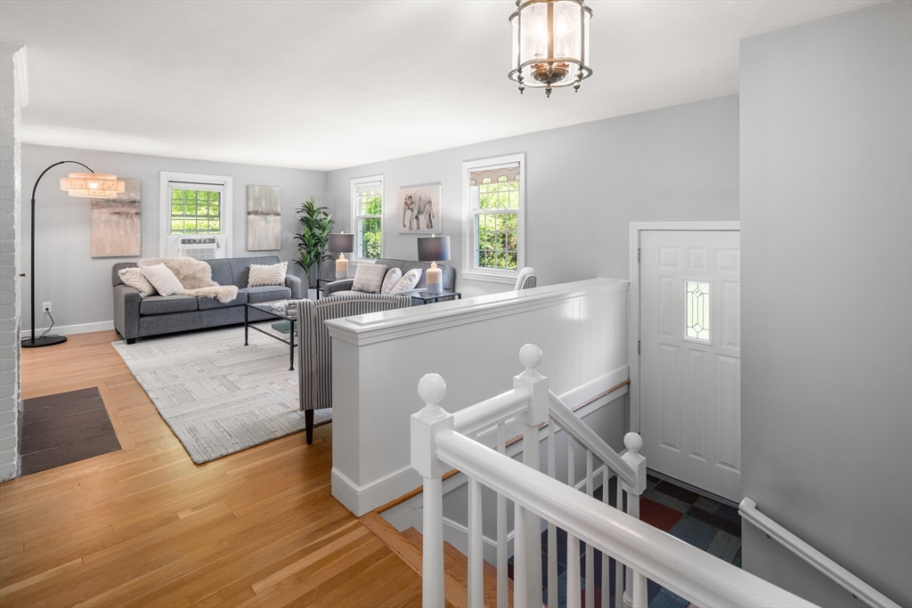 17 Keith Road Wayland, MA 01778 - Photo 3 of 35 Gallery Image 3