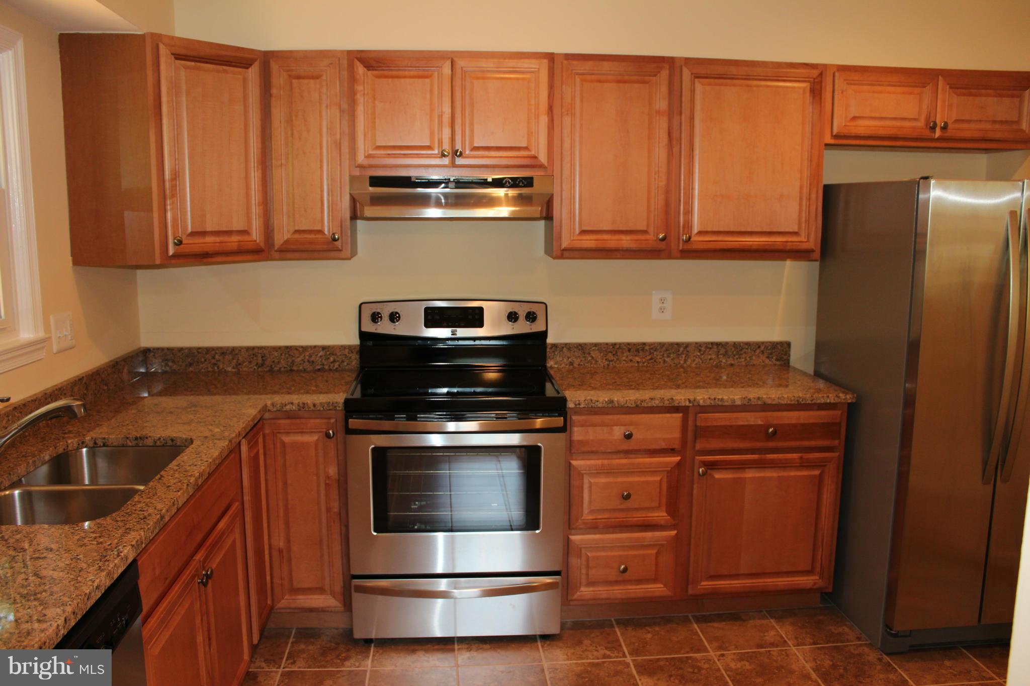 111 Kennedy Road Sterling, VA 20164 - Photo 5 of 21 Kitchen