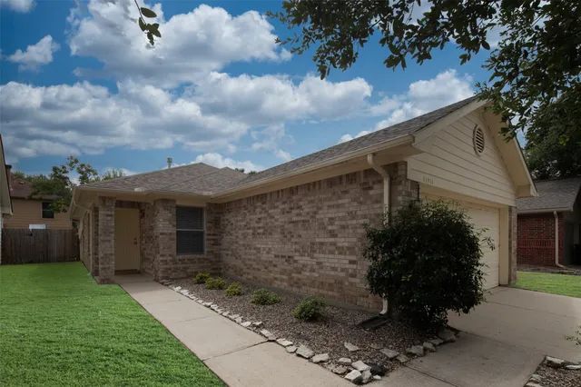 $1,750 | 11914 Rolling Stream Drive, Tomball, TX 77375