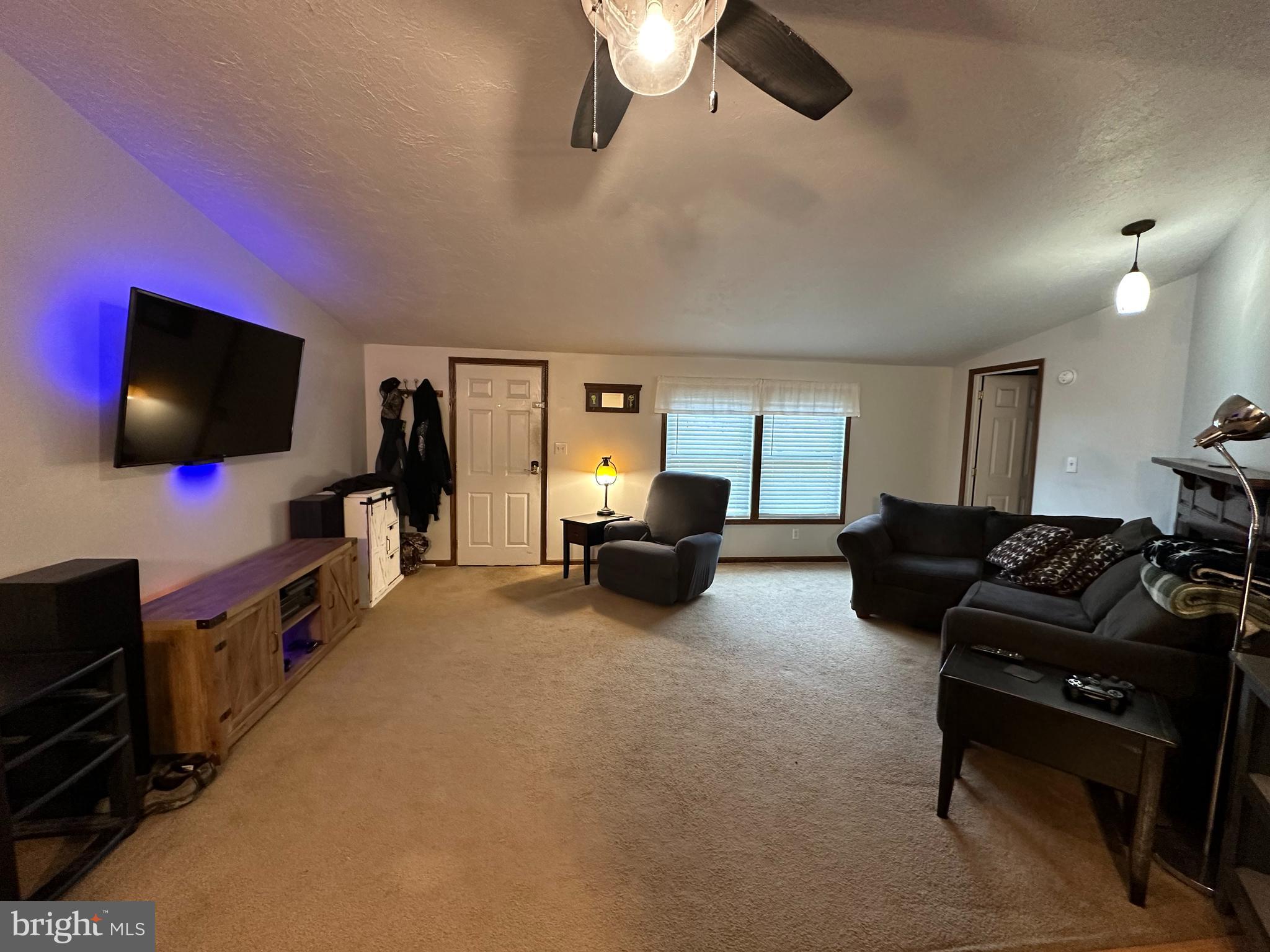 8245 Orchard Road Thomasville, PA 17364 - Photo 4 of 33 Living room