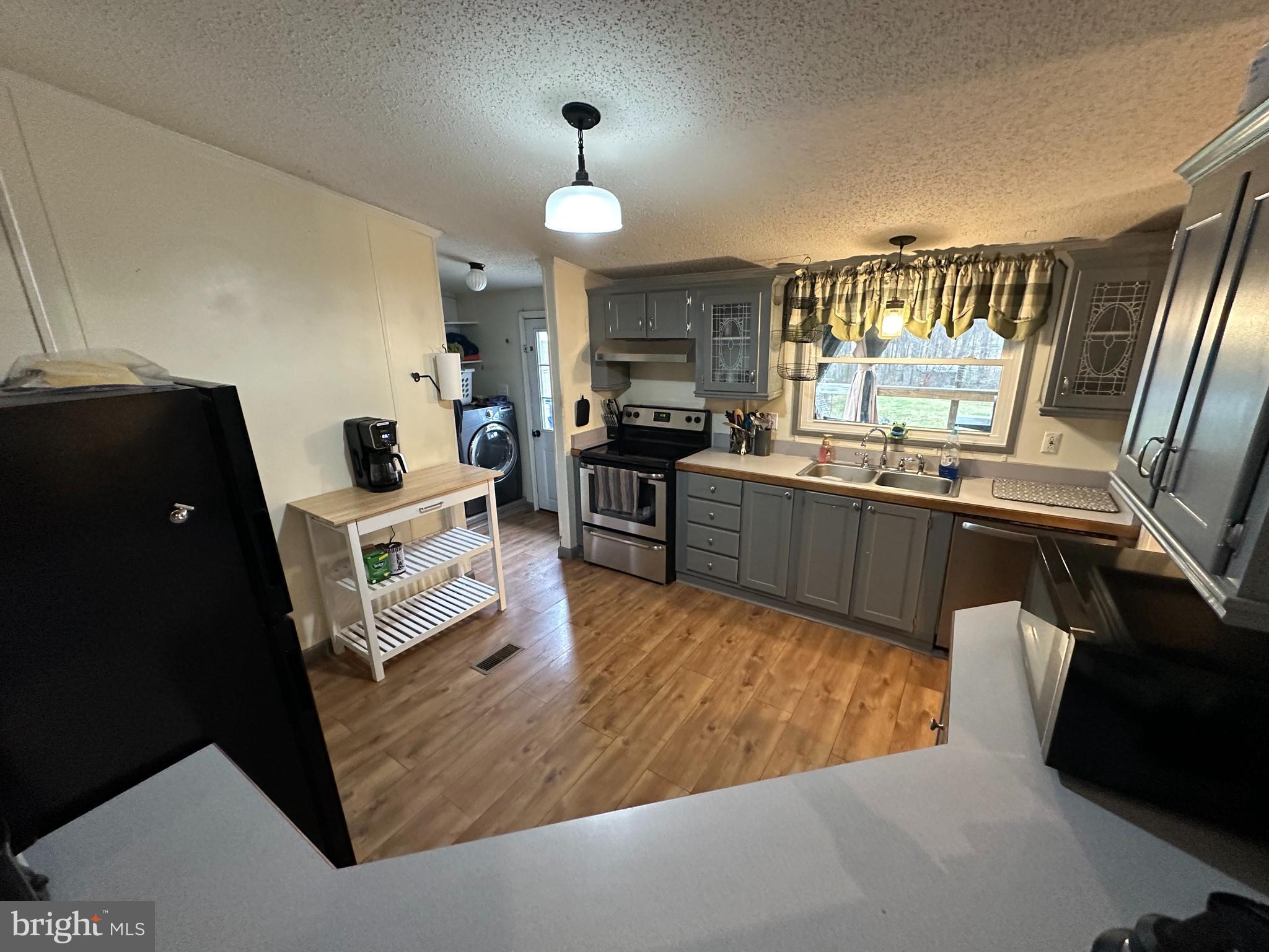 8245 Orchard Road Thomasville, PA 17364 - Photo 7 of 33 Kitchen