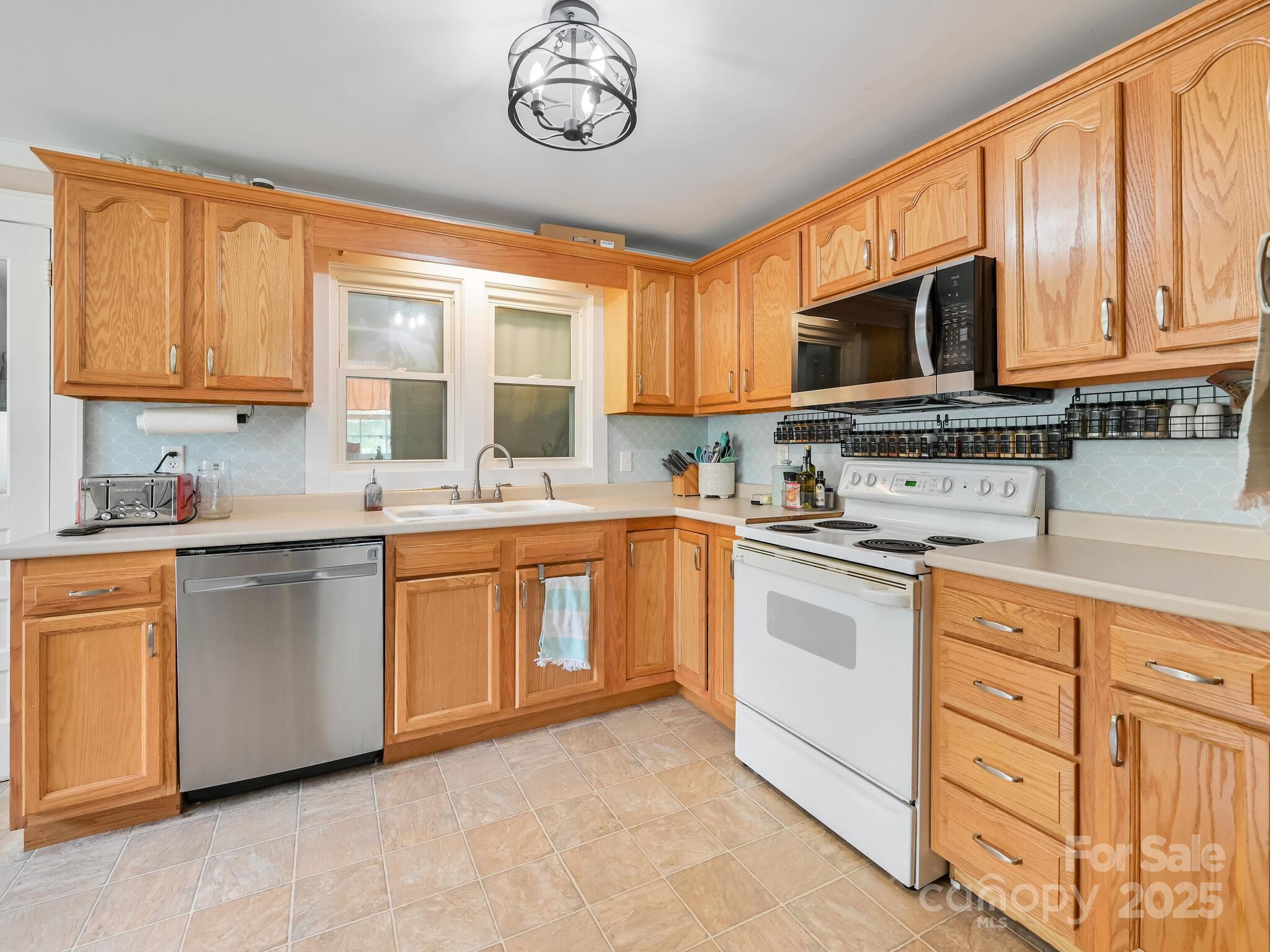 19 McLean Road Weaverville, NC 28787 - Photo 14 of 39 Gallery Image 14