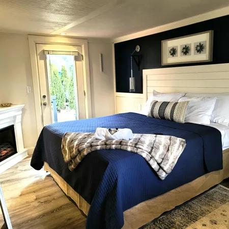 $1,495,000 | 360 Commercial Street, Rockport, ME 04856