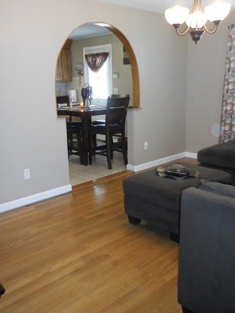 131 Undine Circle Springfield, MA 01109 - Photo 4 of 14 Gallery Image 4
