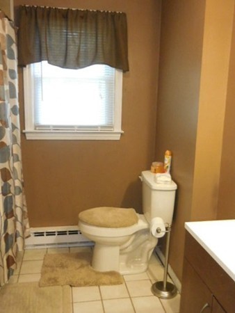 131 Undine Circle Springfield, MA 01109 - Photo 5 of 14 Gallery Image 5