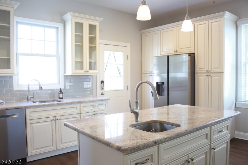 100 Elm Street, Unit 1 Montclair, NJ 07042 - Photo 4 of 46