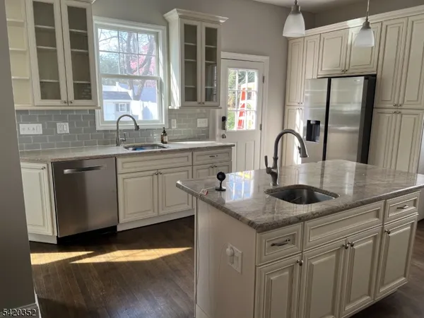 $5,300 | 100 Elm Street, Unit 1, Montclair, NJ 07042