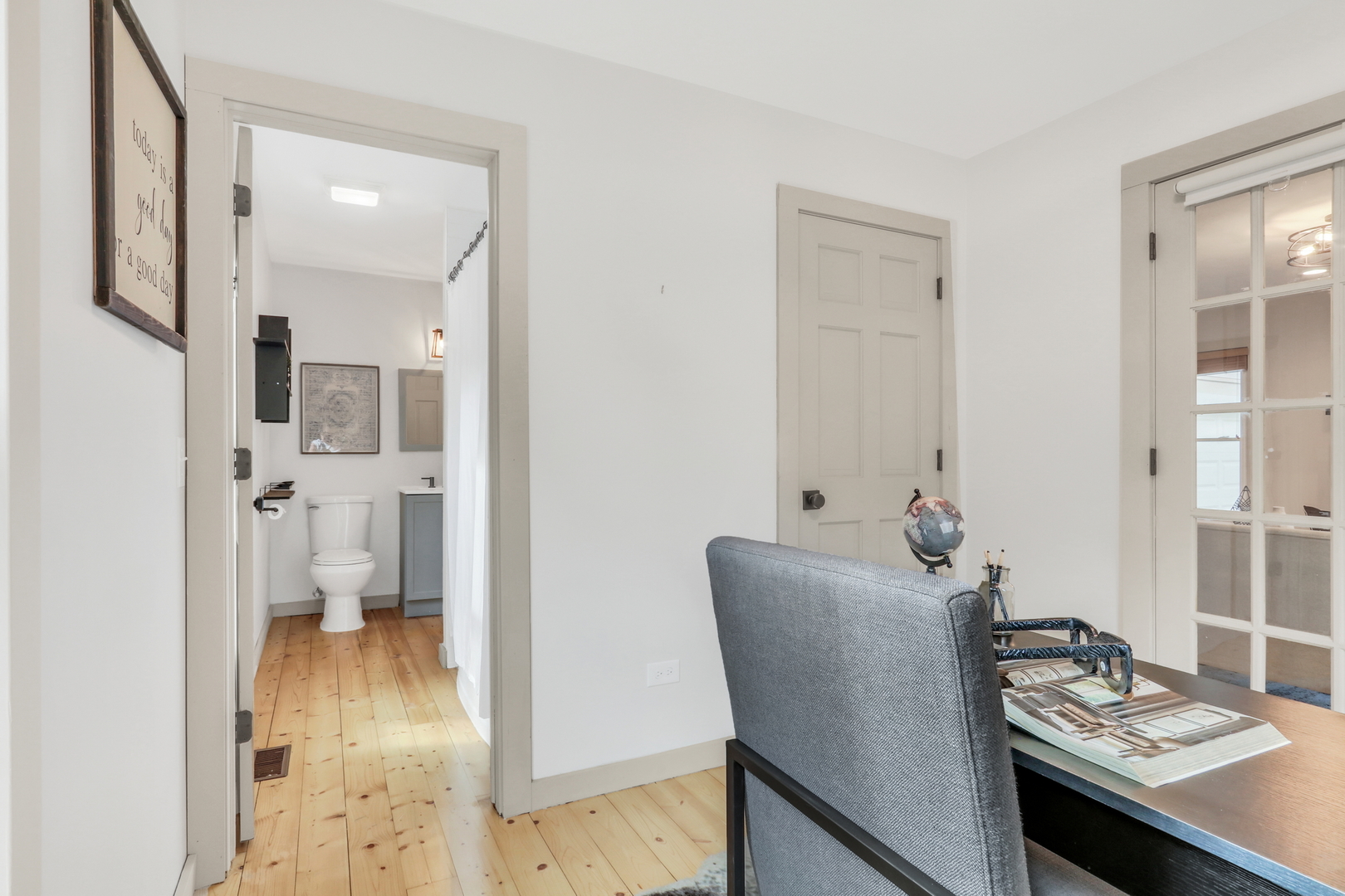 334 Concord Square Gurnee, IL 60031 - Photo 11 of 43 a view of a dining room with furniture wooden floor and a carpet