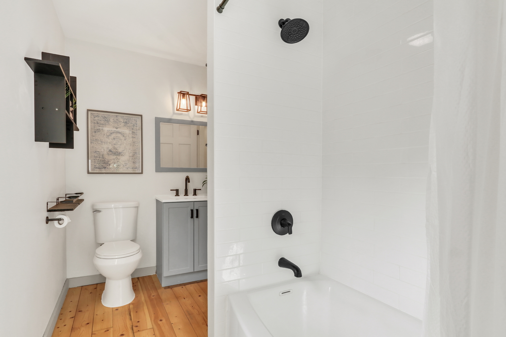 334 Concord Square Gurnee, IL 60031 - Photo 12 of 43 a bathroom with a toilet and a shower