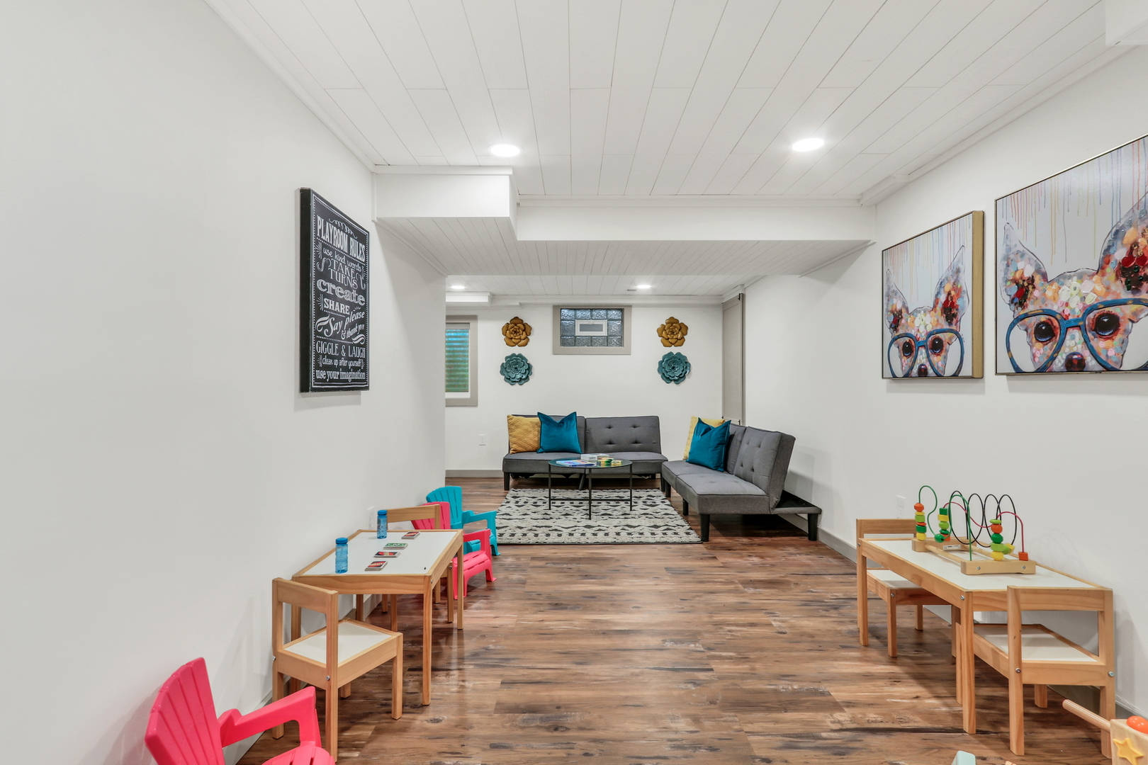 334 Concord Square Gurnee, IL 60031 - Photo 28 of 43 a living room with furniture and wooden floor