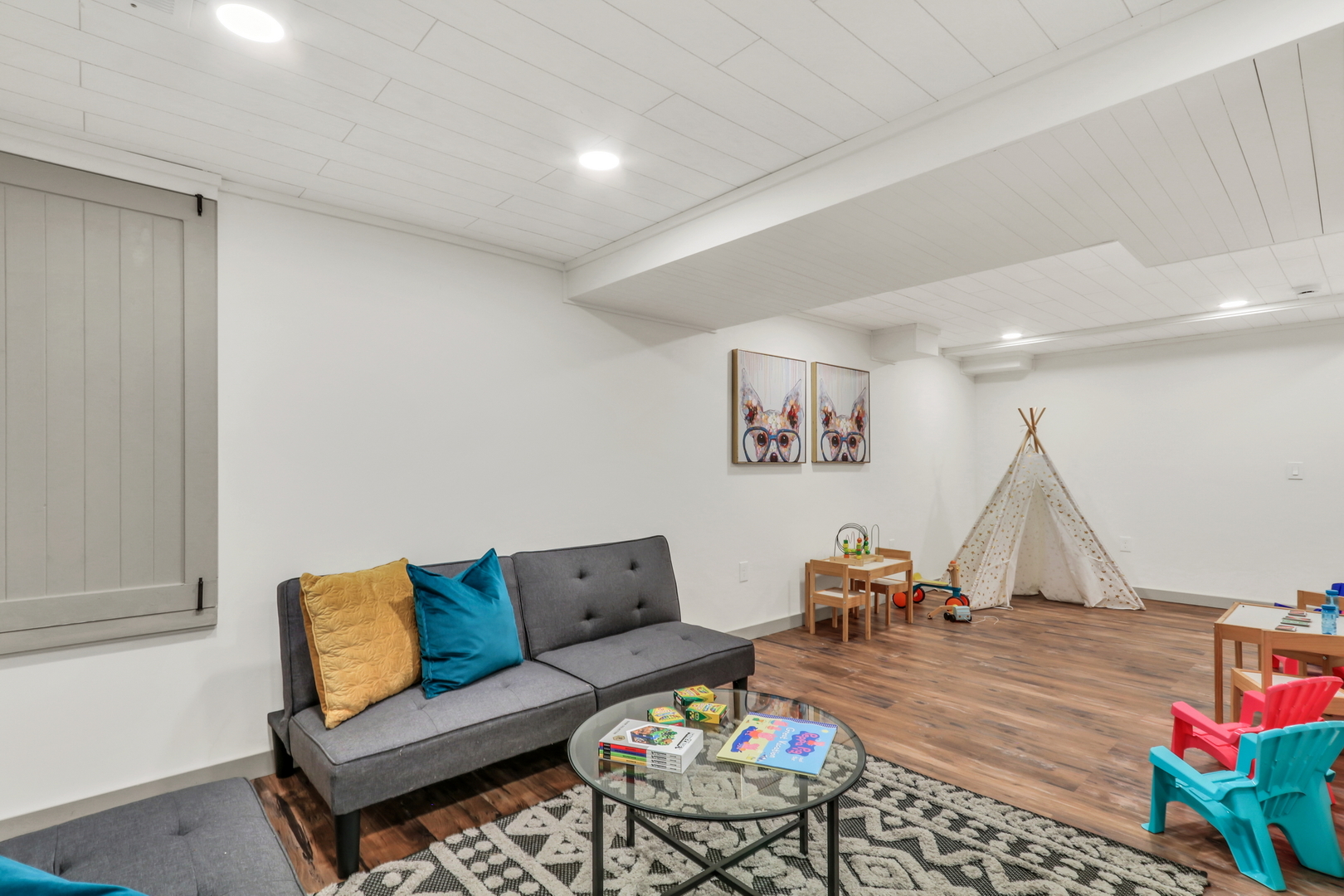 334 Concord Square Gurnee, IL 60031 - Photo 29 of 43 a living room with furniture
