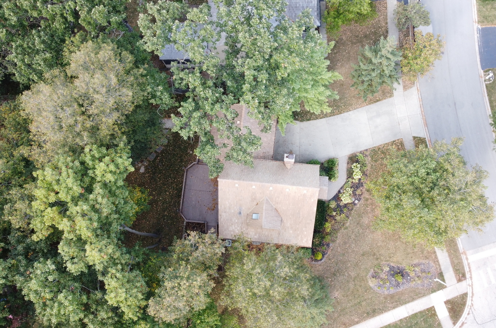 334 Concord Square Gurnee, IL 60031 - Photo 40 of 43 an aerial view of a house with a yard