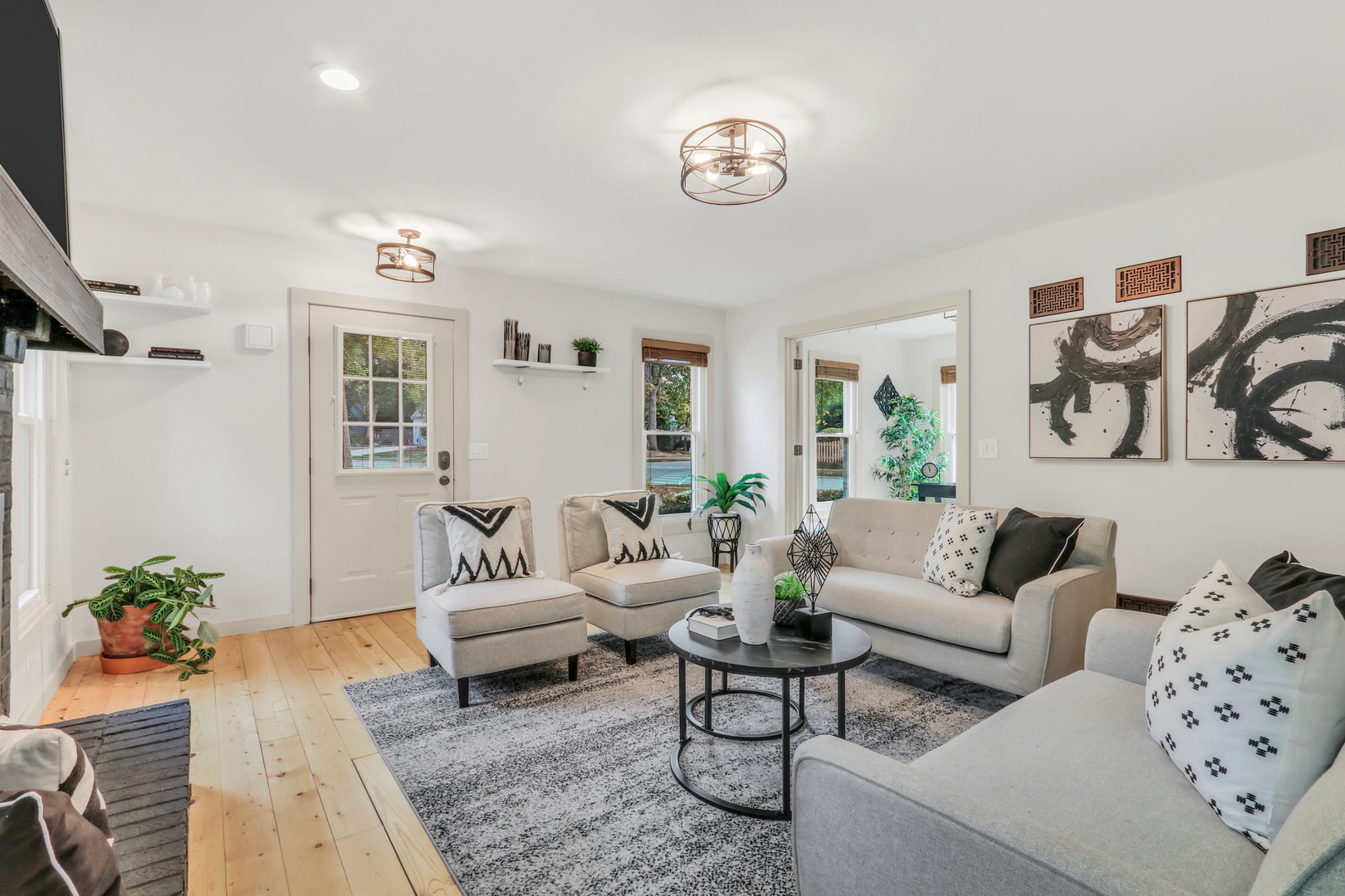 334 Concord Square Gurnee, IL 60031 - Photo 8 of 43 a living room with furniture and wooden floor