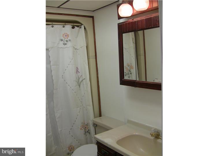 3127 Holly Road Philadelphia, PA 19154 - Photo 17 of 24 Bathroom