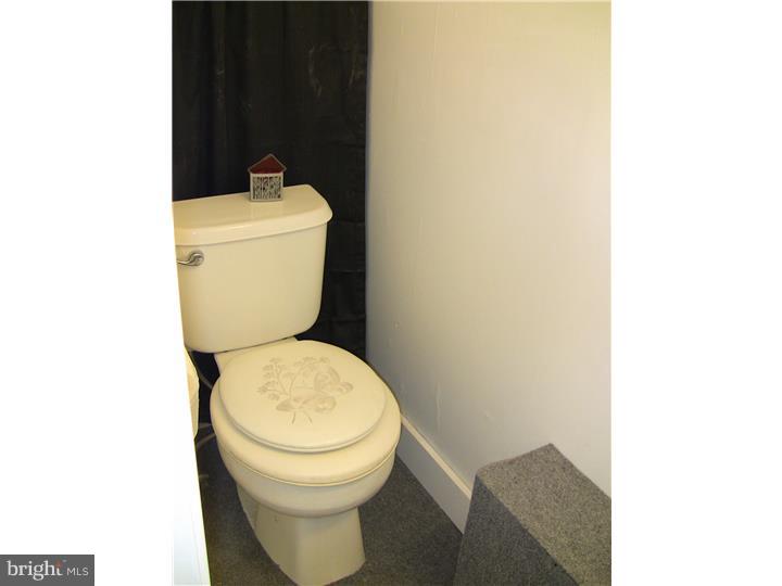 3127 Holly Road Philadelphia, PA 19154 - Photo 22 of 24 Bathroom
