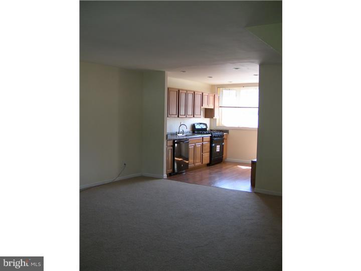 3127 Holly Road Philadelphia, PA 19154 - Photo 9 of 24