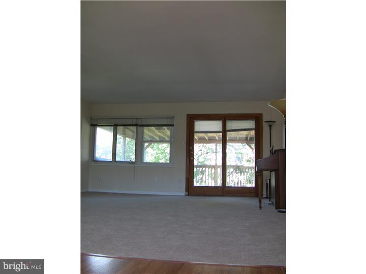 3127 Holly Road Philadelphia, PA 19154 - Photo 10 of 24