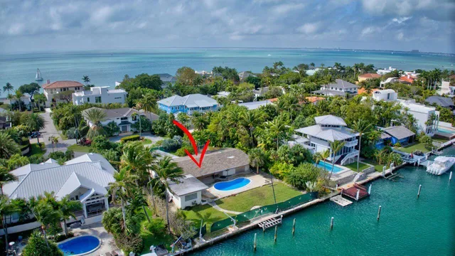 $23,500,000 | 631 North Mashta Drive, Key Biscayne, FL 33149