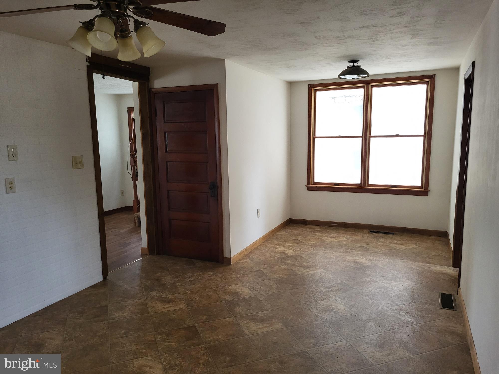 720 Linden Avenue Hanover, PA 17331 - Photo 10 of 18