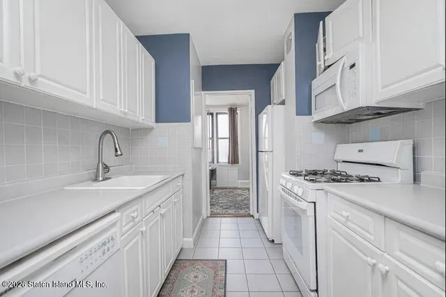 $340,000 | 100 Colfax Avenue, Unit 7B | Grant City