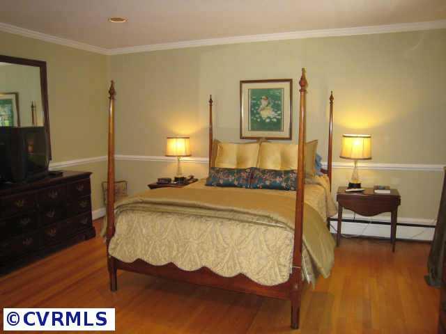 8902 Norwick Road Richmond, VA 23229 - Photo 6 of 10 Other - Upper level has two large master suites with closets galore